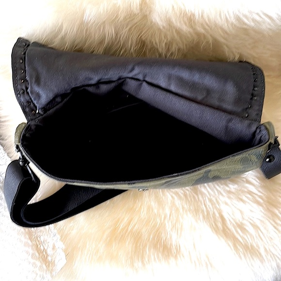 Lynn Tallerico Robin Bag in Camo - Picture 3 of 6